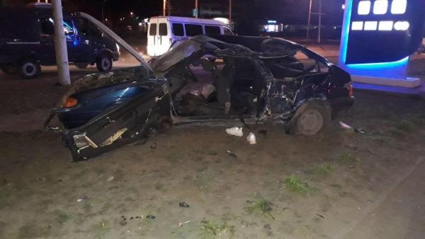 Смертельная авария с участием автомобиля ВАЗ-2113 произошла в Ростовской области.